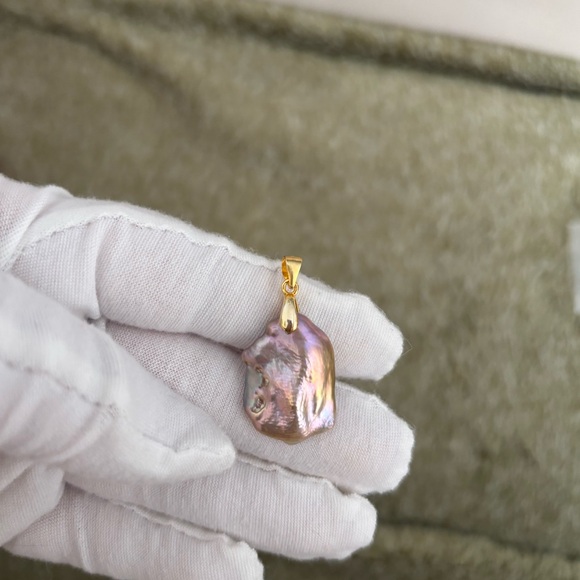 Natural Raw Pearl Pendant - Picture 3 of 11